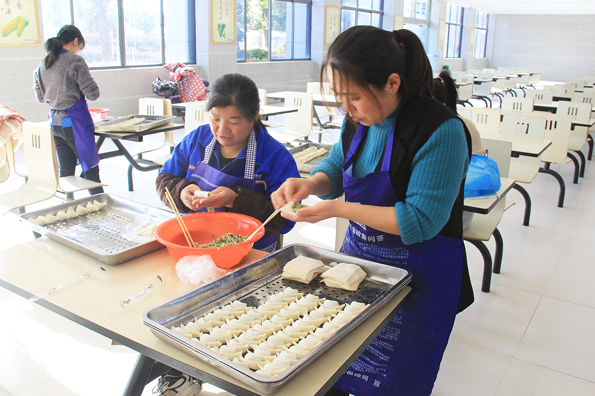 豪家集團丨“情暖冬至，溫暖豪家”冬至包餃子活動